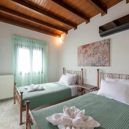 Villa Green Fragiata Featuring A Heated Pool Spa