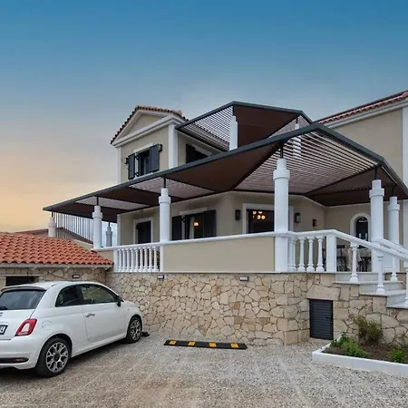 Green Fragiata Featuring A Heated Pool Spa * Agalas