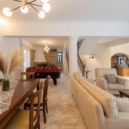 Green Fragiata Featuring A Heated Pool Spa *