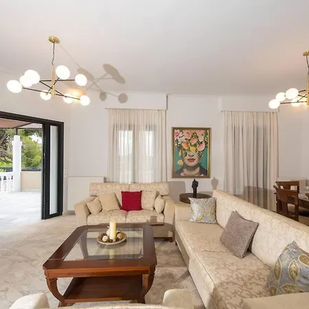 Green Fragiata Featuring A Heated Pool Spa * Agalas