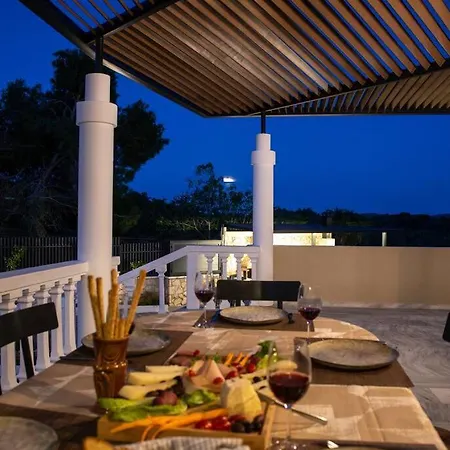 Villa Green Fragiata Featuring A Heated Pool Spa