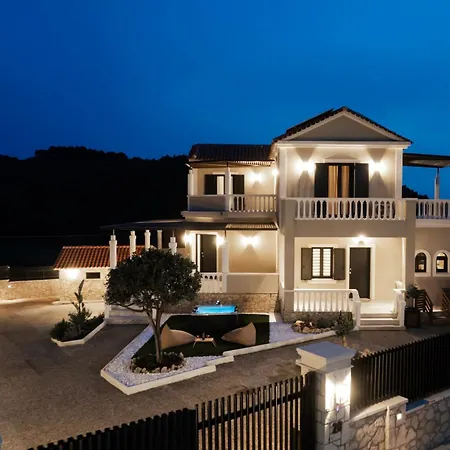 Green Fragiata Featuring A Heated Pool Spa Villa