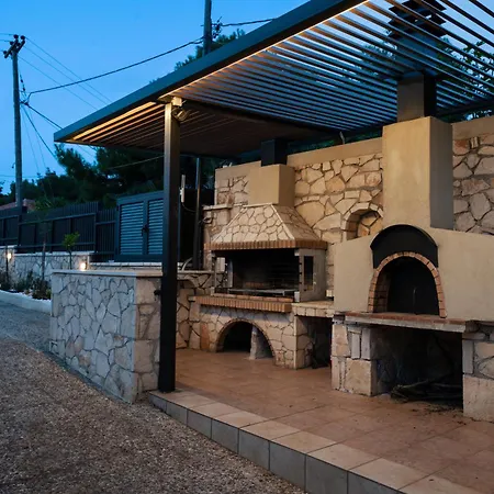 Green Fragiata Featuring A Heated Pool Spa *