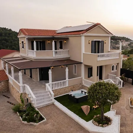 Green Fragiata Featuring A Heated Pool Spa * Agalas