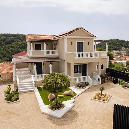Green Fragiata Featuring A Heated Pool Spa * Agalas