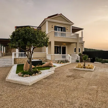 Green Fragiata Featuring A Heated Pool Spa Villa Agalas
