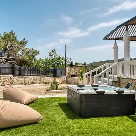 Green Fragiata Featuring A Heated Pool Spa Villa *