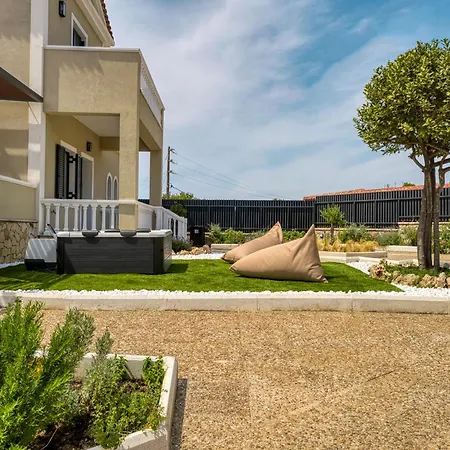 Villa Green Fragiata Featuring A Heated Pool Spa *